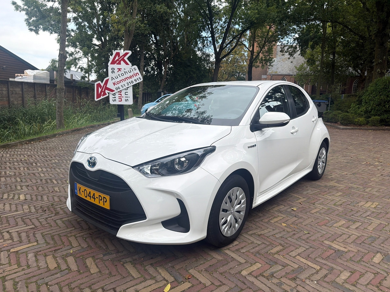 Toyota Yaris - 1.5 Hybrid Comfort. Wij zijn altijd de goedkoopste met de beste Vakgarage BOVAG service. - AutoWereld.nl