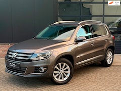Volkswagen Tiguan - 1.4 TSI Sport&Style Trekhaak/PDC/Clima/Nette staat