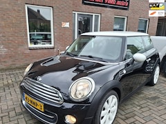 MINI 3-Deurs - 1.6 Cooper Chili. Zeer netjes & goed onderhouden O.a. airco, cruise, leder, lichtmetaal. P
