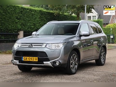 Mitsubishi Outlander - 2.0 Instyle 4WD | AUTOMAAT | NAVI | CLIMA | CRUISE | LEDER | CAMERA | TREKHAAK | MOOIE GOE