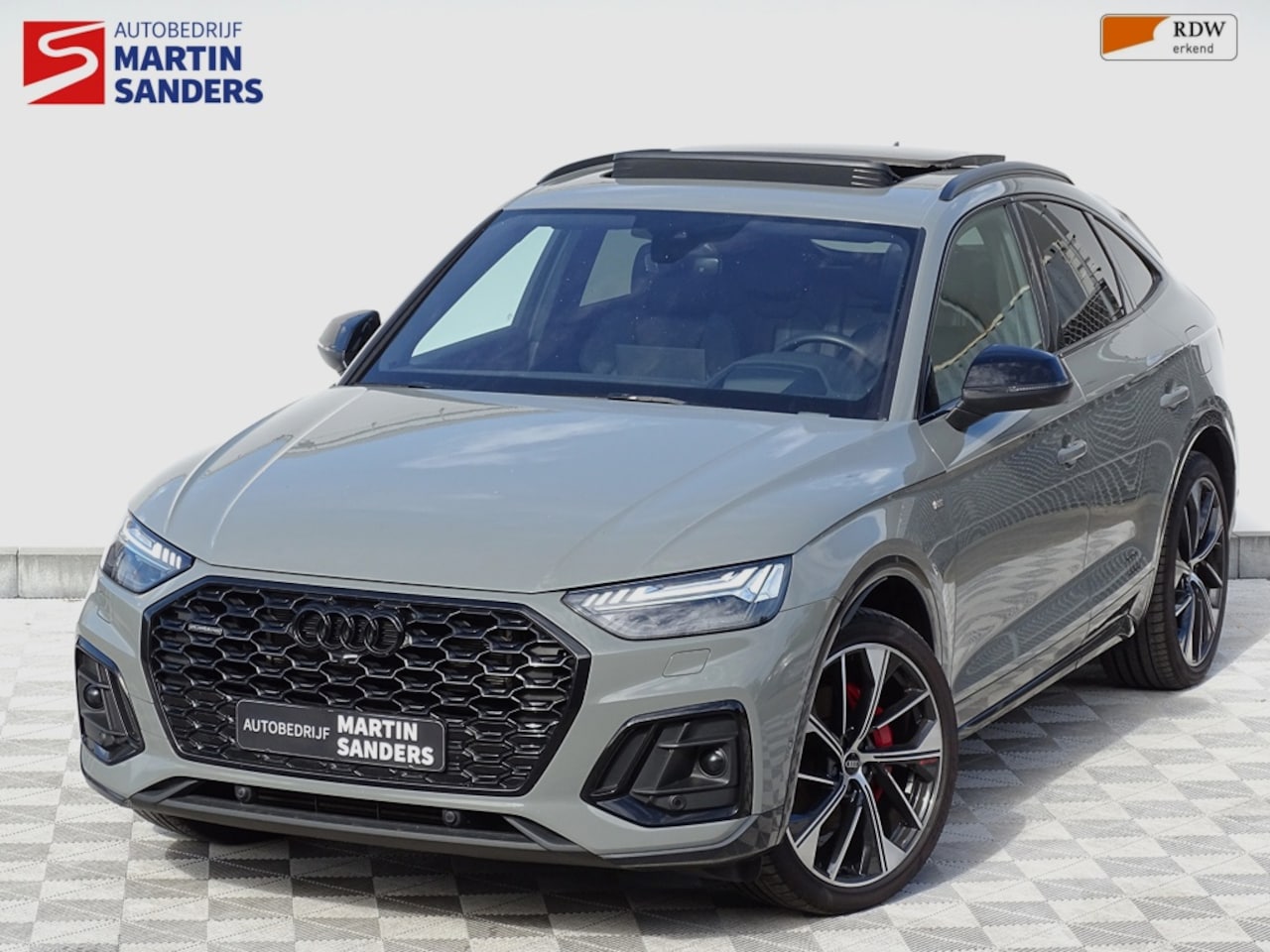 Audi Q5 Sportback - S6 Pano Leder 55 TFSI e quattro lucht vering - AutoWereld.nl