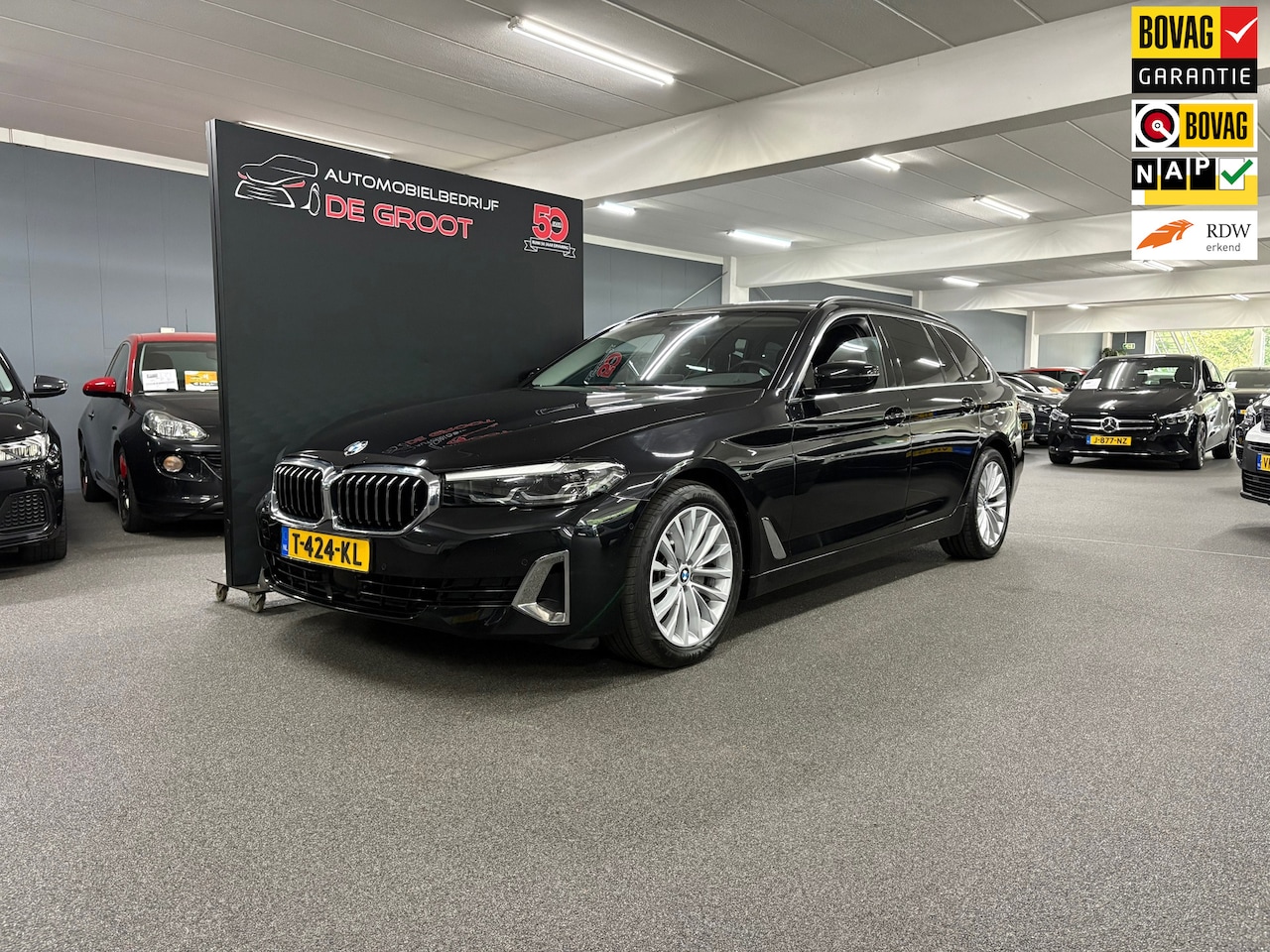 BMW 5-serie Touring - 520i Business Edition Plus/ NL auto/ Eerste eigenaar/ BTW auto - AutoWereld.nl