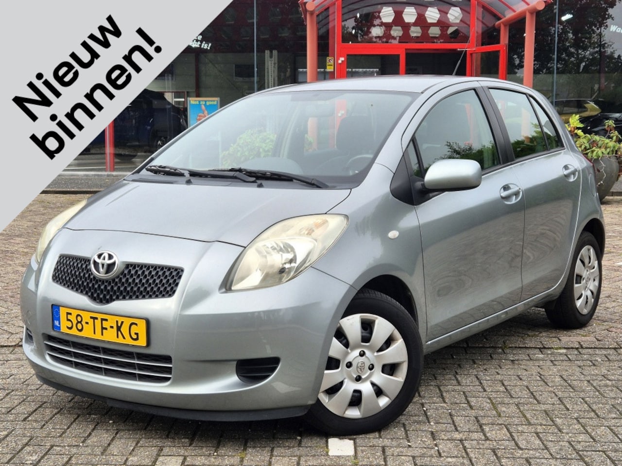 Toyota Yaris - 1.3 VVTi Sol MMT Automaat | Airco | Parkeersensoren - AutoWereld.nl