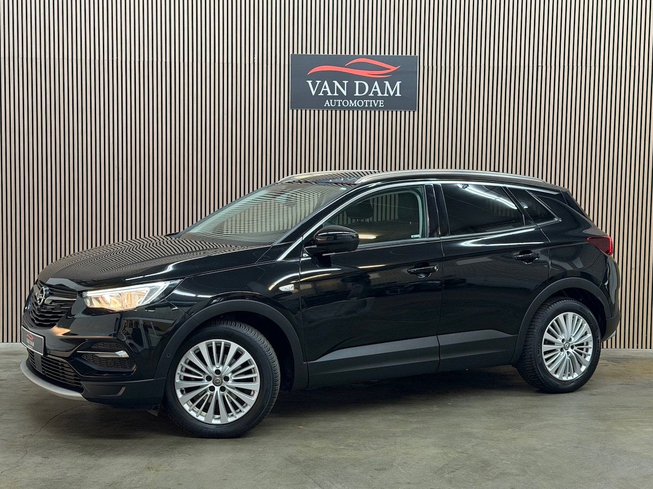 Opel Grandland X - 1.2 Turbo Innovation 2017 LED CAMERA LEDER - AutoWereld.nl