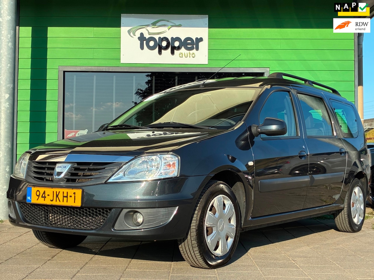 Dacia Logan MCV - 1.6-16V Lauréate 7p.|1e Eigenaar|D-riem v.v.|Airco|Trekhaak|PDC|NAP| - AutoWereld.nl