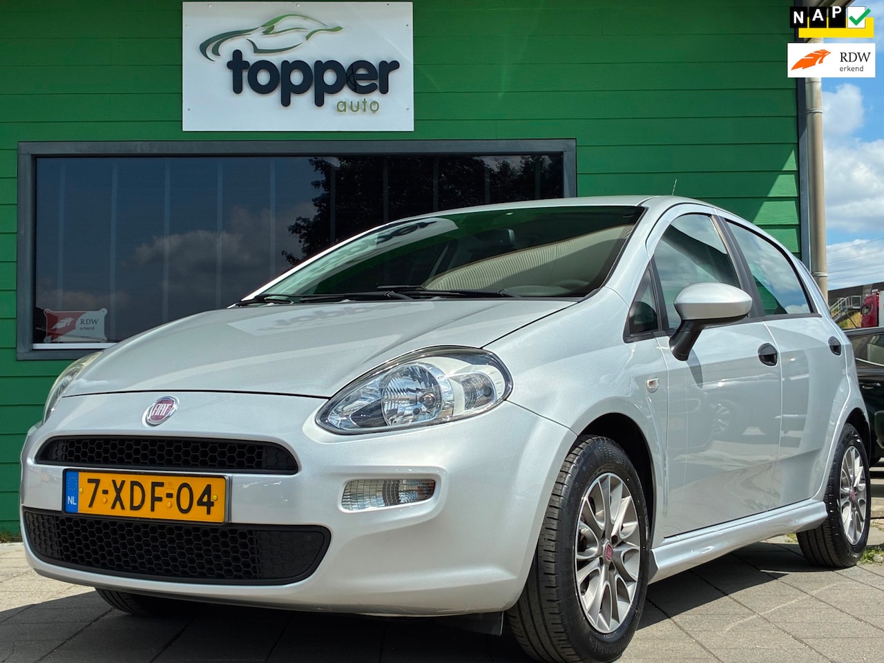 Fiat Punto Evo - 0.9 TwinAir Street|1e Eigenaar|Airco|CruiseControl|Trekhaak|LM-Velgen| - AutoWereld.nl