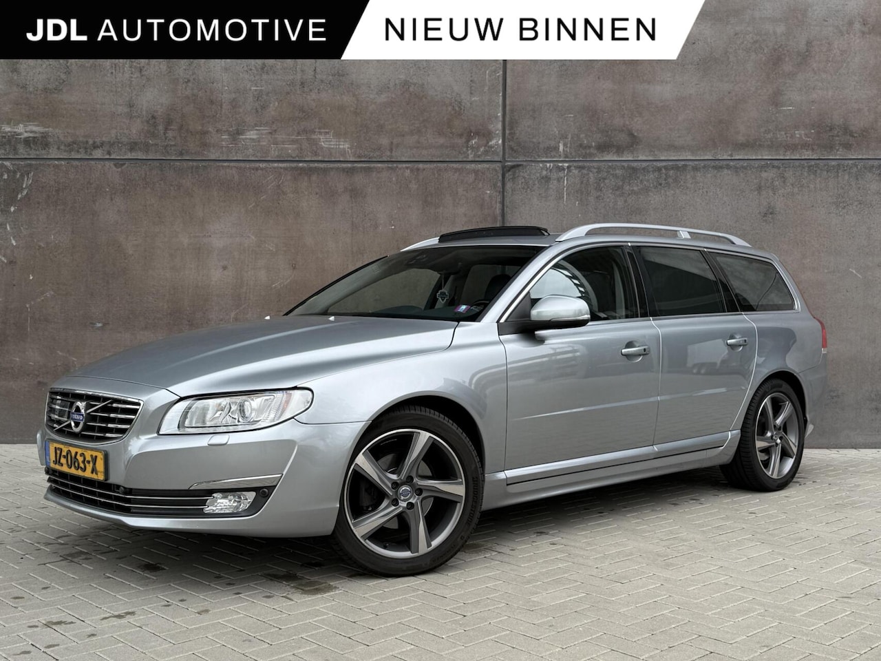 Volvo V70 - 2.0 D4 Polar+ | Trekhaak | Panoramadak | Adaptieve Cruise | Memory stoelen | Standkachel | - AutoWereld.nl