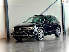 Volkswagen Tiguan - 2.0 TSI 4Motion R-Line, Panodak, Trekhaak, ACC, Virtual Dash, HUD, DYN