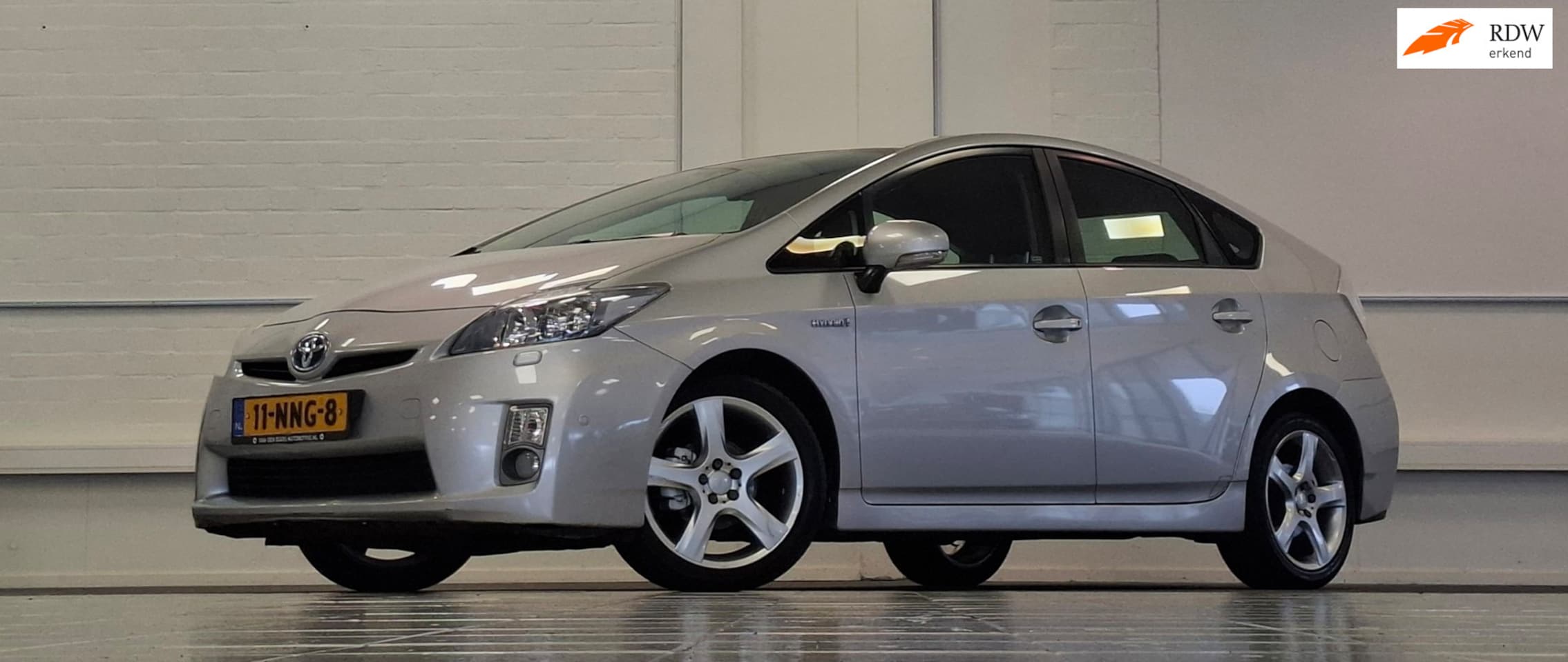 Toyota Prius - 1.8 Dynamic Trekhaak Dealer onderhouden ZGAN banden - AutoWereld.nl