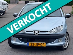 Peugeot 206 CC - 1.6-16V Cabriolet | APK 10-08-2027 | Elektrische ramen | LM Velgen | Cabrio hardtop | LM v