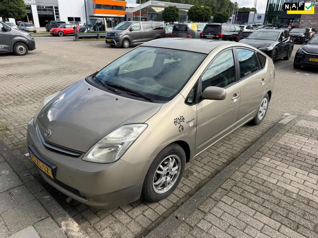 Toyota Prius - 1.5 VVT-i Business Edition 1.5 VVT-i Business Edition - AutoWereld.nl