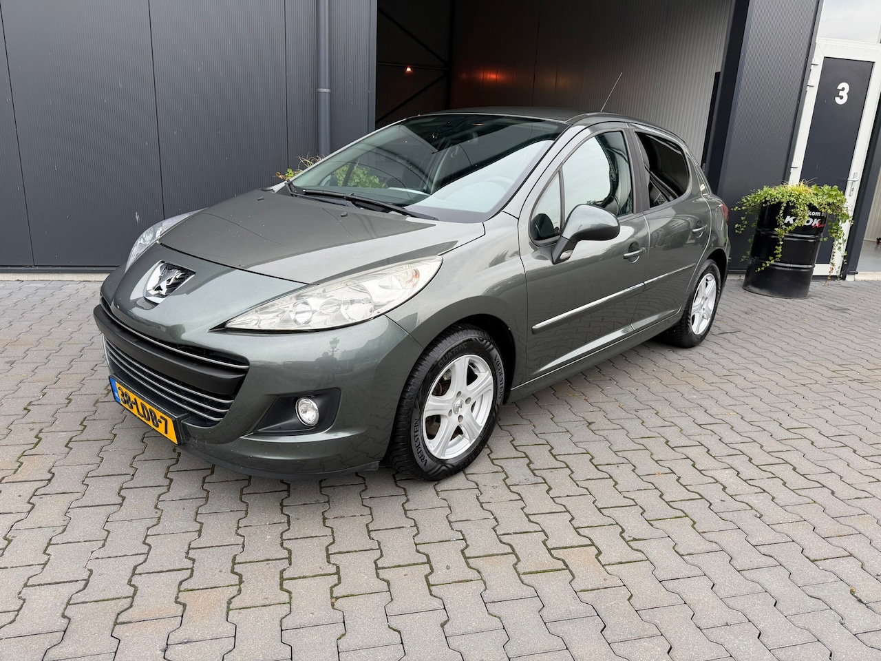 Peugeot 207 - 1.6 VTi XS 1.6 VTi XS - AutoWereld.nl