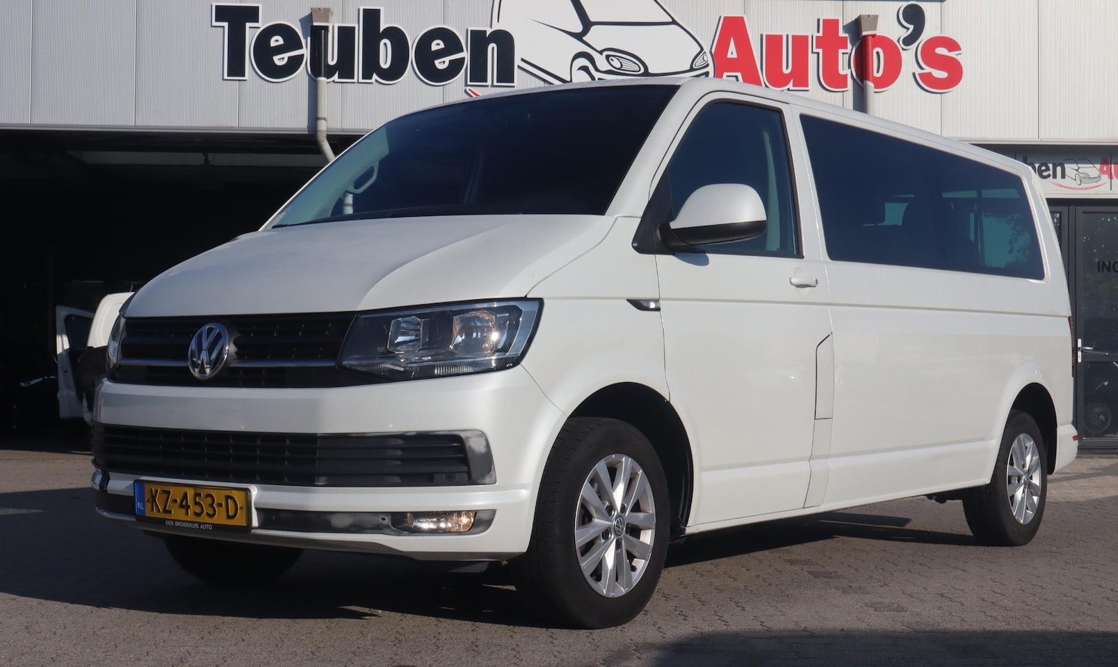 Volkswagen Transporter Kombi - 2.0 TDI L2H2 Highline | 9 Persoons | Prijs incl BTW & BPM |  Cruise | Airco | Navigatie | - AutoWereld.nl