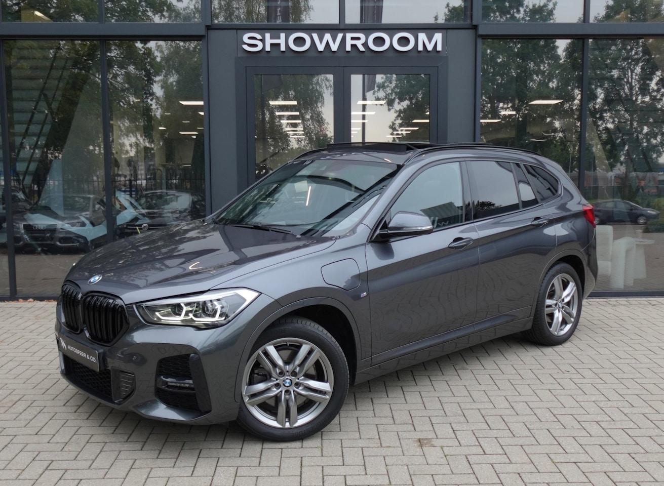 BMW X1 - XDrive25e Business Edition Plus PANO NAVI CAM - AutoWereld.nl
