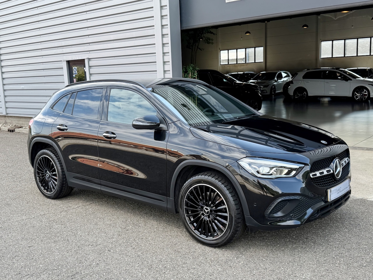 Mercedes-Benz GLA-Klasse - 250e Luxury LED|Camera|Sfeer|Leer Zwart - AutoWereld.nl