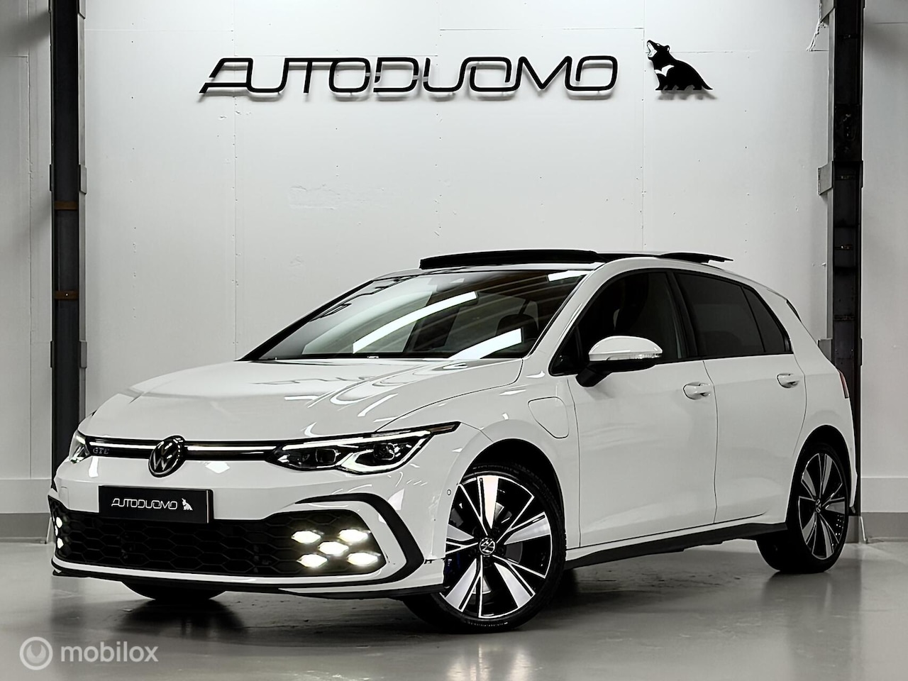 Volkswagen Golf - 1.4 eHybrid GTE | Pano | IQ | Dodenh. | Cam | Mistlampen | 18" | Apple- & Android Carplay - AutoWereld.nl
