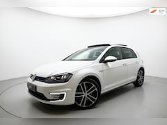 Volkswagen Golf - 1.4 TSI GTE PANO LEER SFEER CAM ACC STOELV