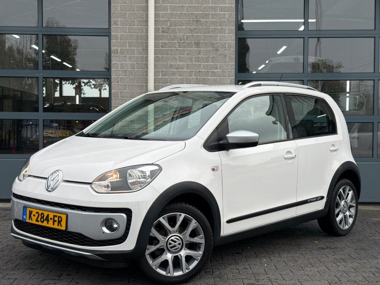 Volkswagen Up! - 1.0 cross up! BlueMotion |GOED ONDERHOUDEN| - AutoWereld.nl