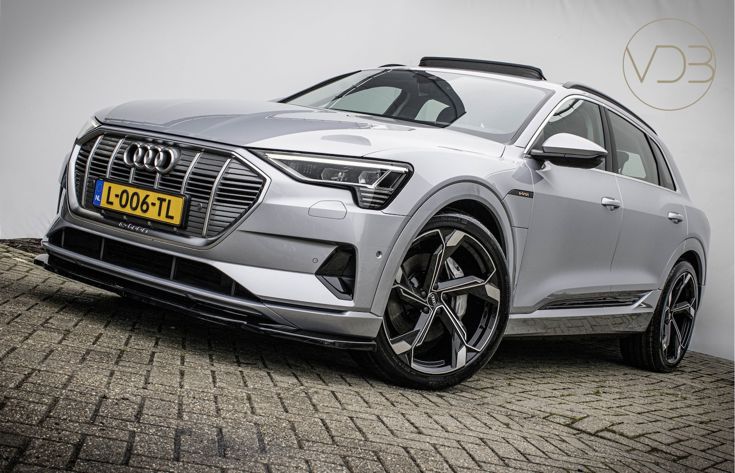 Audi e-tron - 55 SOH 93% TREKHAAK PANO LEER 22INCH B&O - AutoWereld.nl