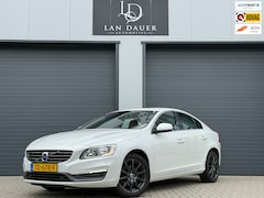 Volvo S60 - 1.6 T3 R-Design / AUTOMAAT / LEDEREN BEKLEDING