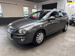 Hyundai i30 CW - 1.6i Dynamic|Airco|Navi|Trekhaak