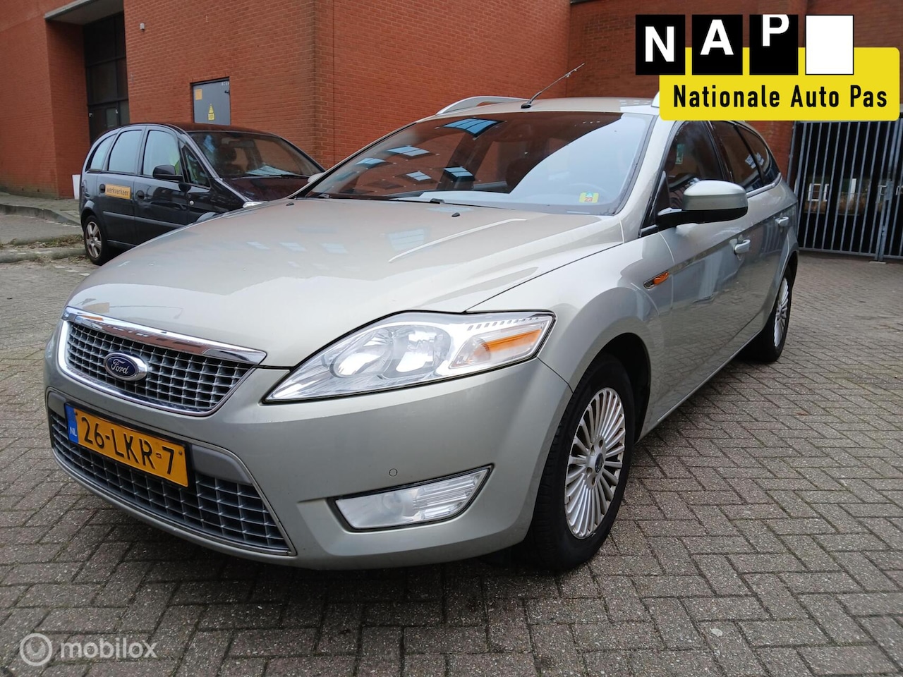 Ford Mondeo Wagon - 2.0-16V Trend 1e eigenaar - AutoWereld.nl