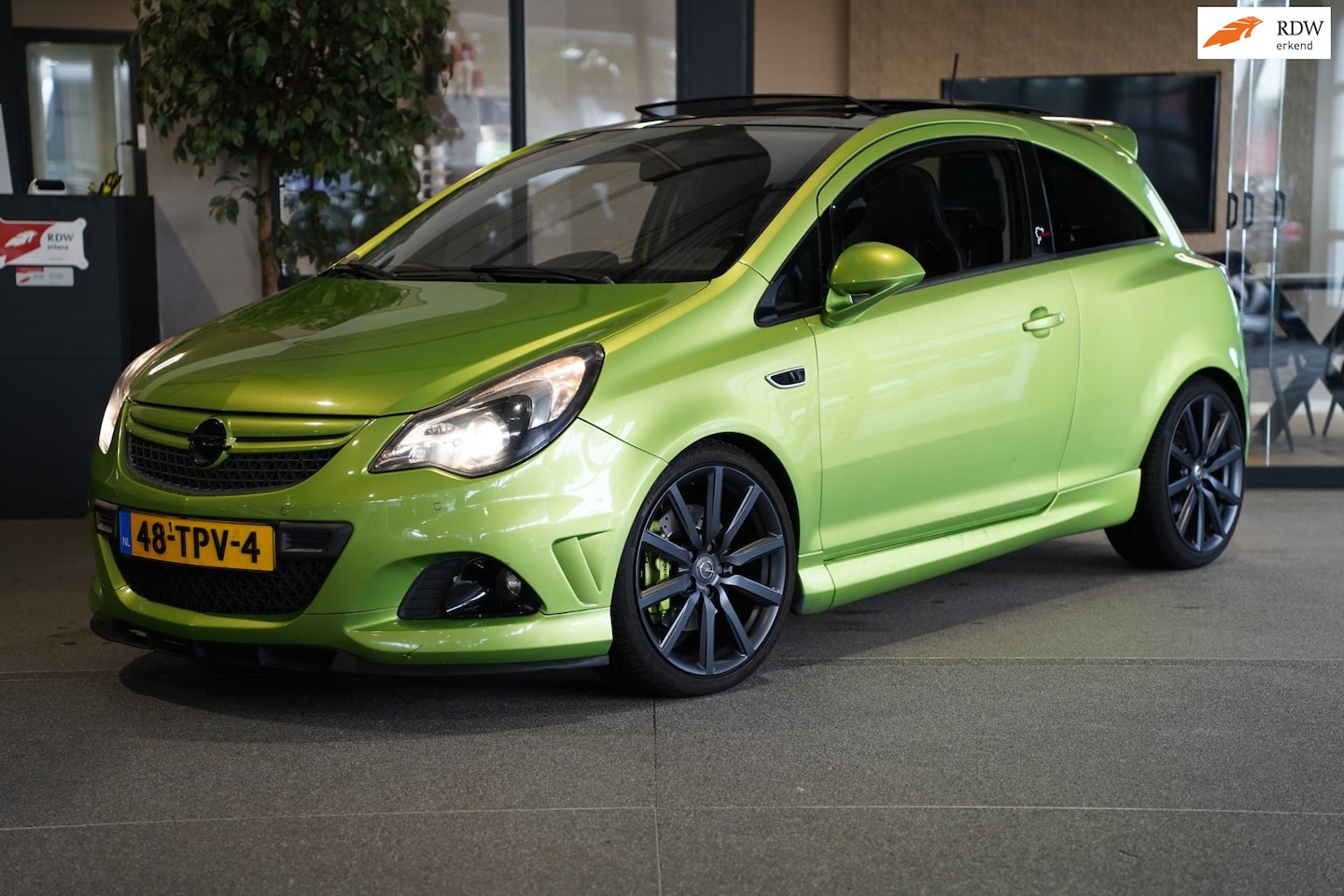Opel Corsa - 1.6-16V Turbo OPC Nürnburgring Edition 211 PK Pano Leder Pdc - AutoWereld.nl