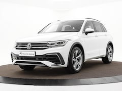 Volkswagen Tiguan - 1.4 TSI eHybrid 245pk DSG R-Line Business · Camera · Inklap. Trekhaak · Dodehoeksensor · P