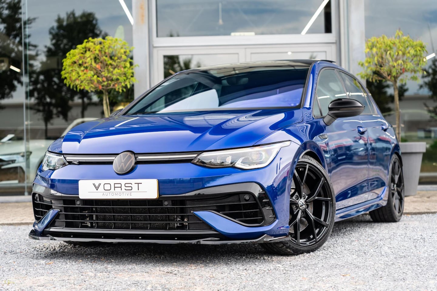 Volkswagen Golf - 2.0 TSI R 4Motion Performance Akrapovic Pano - AutoWereld.nl