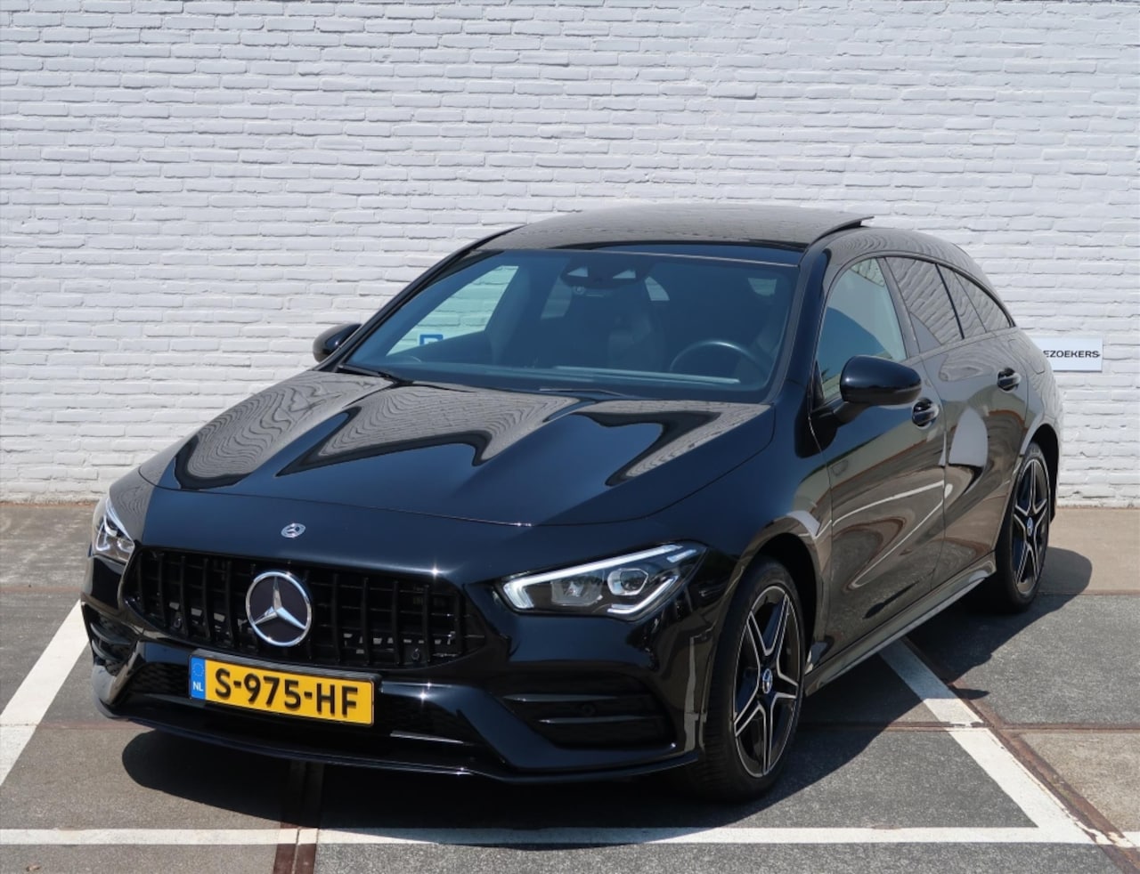 Mercedes-Benz CLA-klasse Shooting Brake - 250e 218pk 8G-DCT Business Solution AMG I Pano I Black Pack I Verwarm. Stoelen I Navi I Cr - AutoWereld.nl