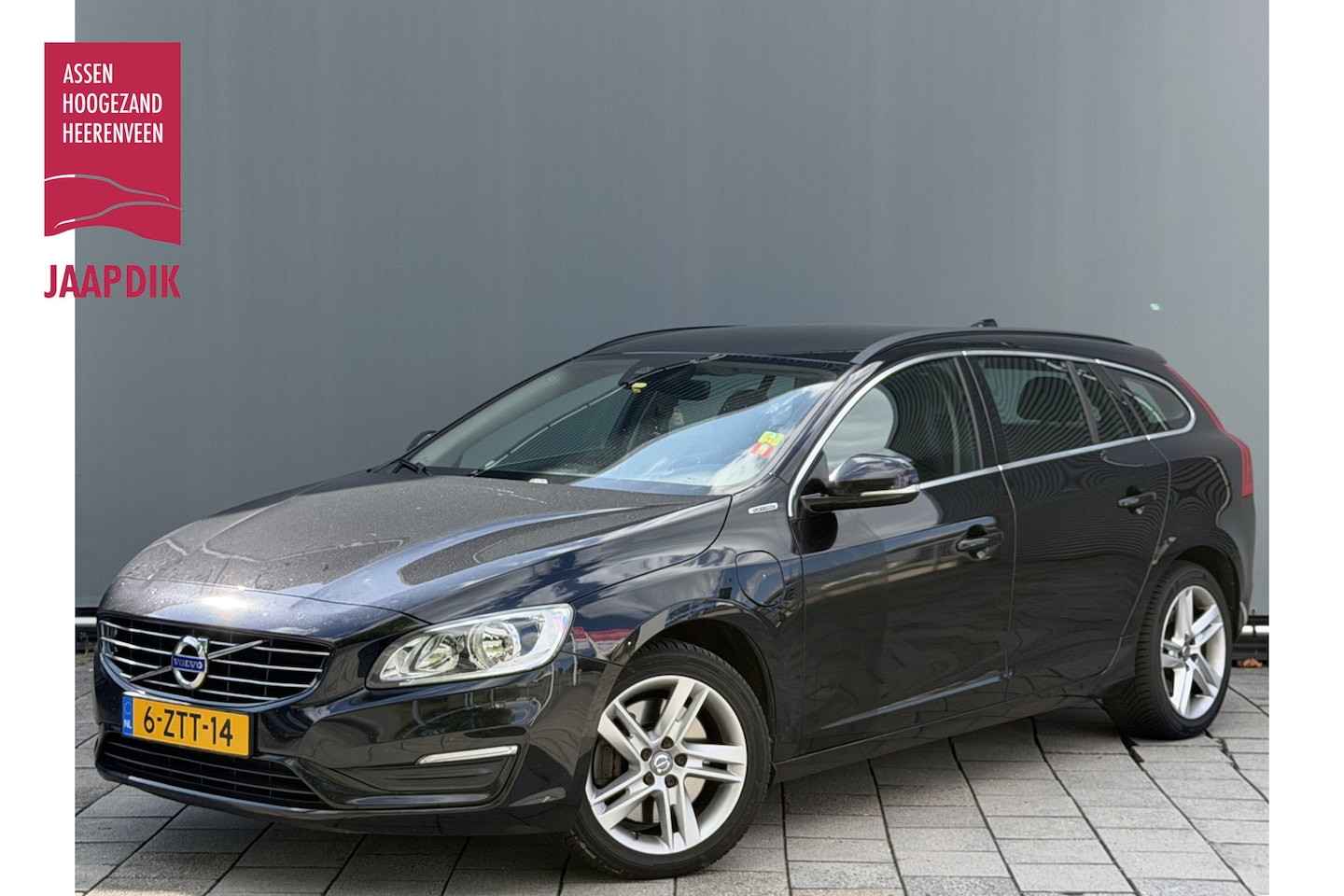 Volvo V60 - BWJ 2015 | 2.4 D6 AWD Plug-In Hybrid Momentum | CLIMA | NAVI | STOELVERW | STANDKACHEL | P - AutoWereld.nl