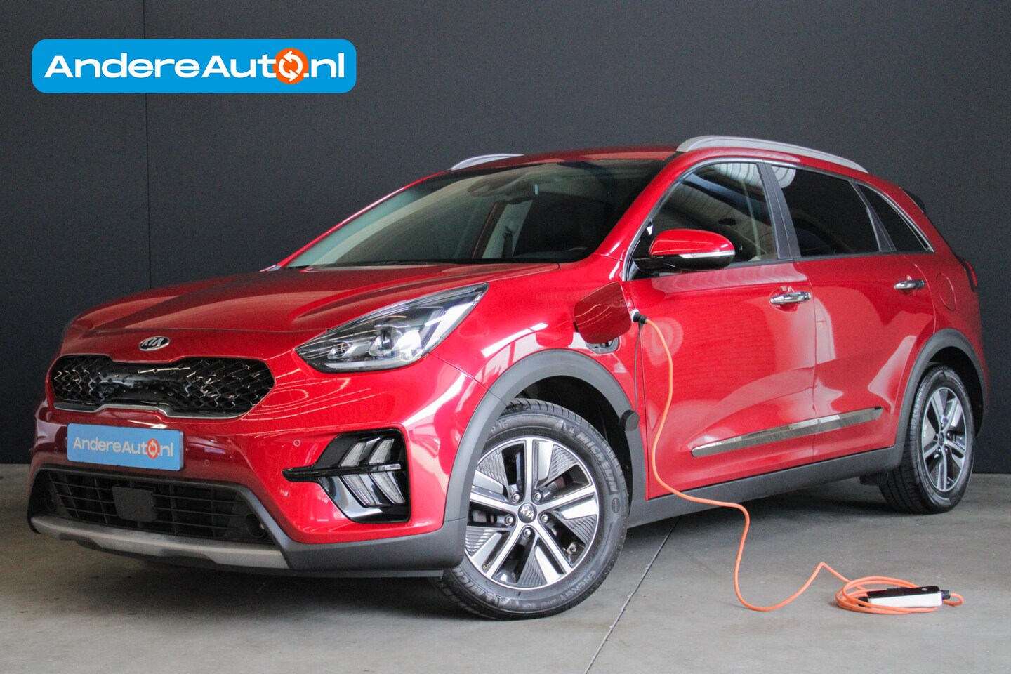 Kia Niro - 1.6 GDi PHEV DynamicPlusLine |trekhaak|dealer onderhouden|dodehoek|stoelverwarming|parkeer - AutoWereld.nl
