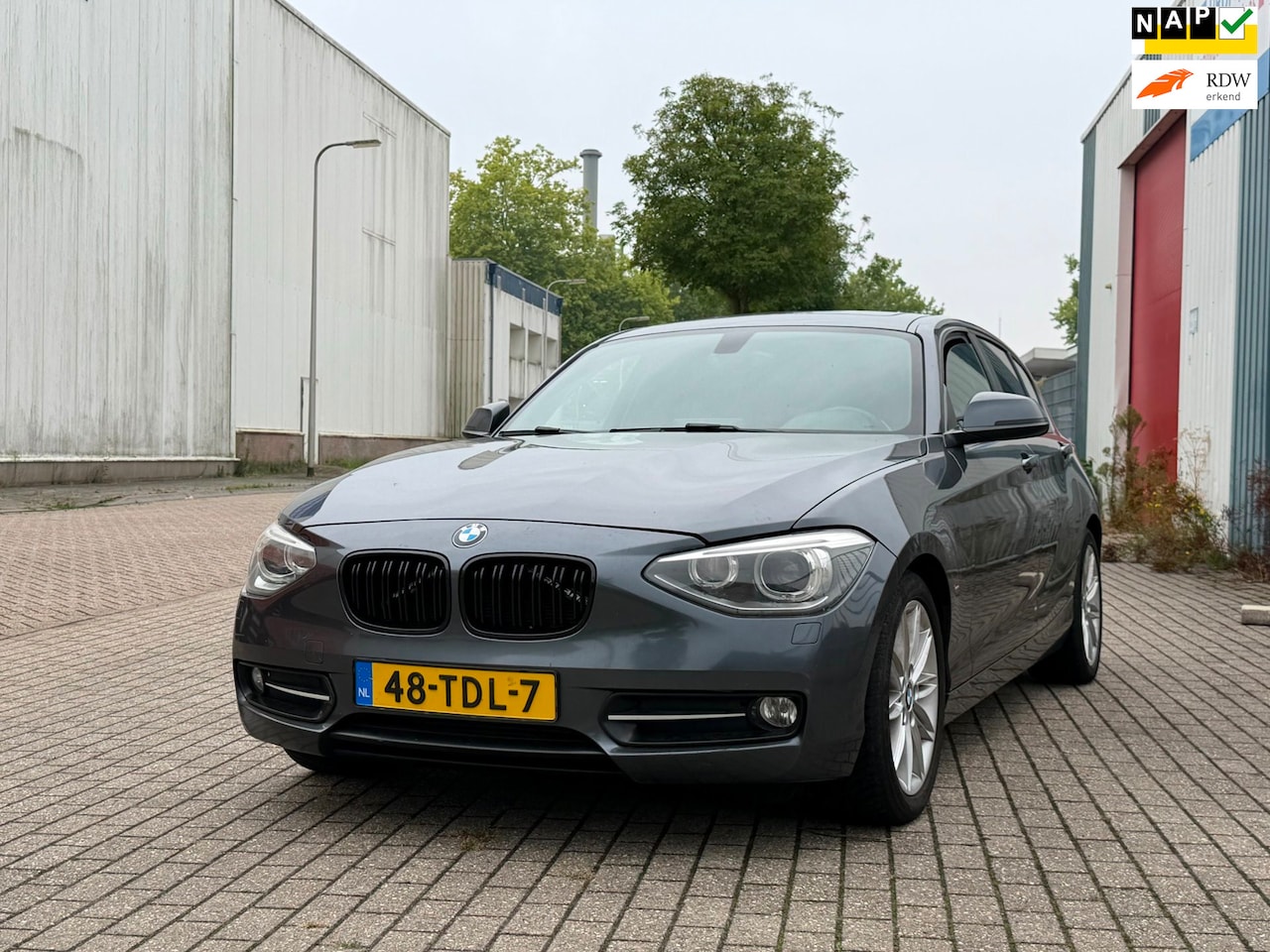 BMW 1-serie - 116i Business+ 2012 5drs Schuifdak/Navi/Pdc - AutoWereld.nl