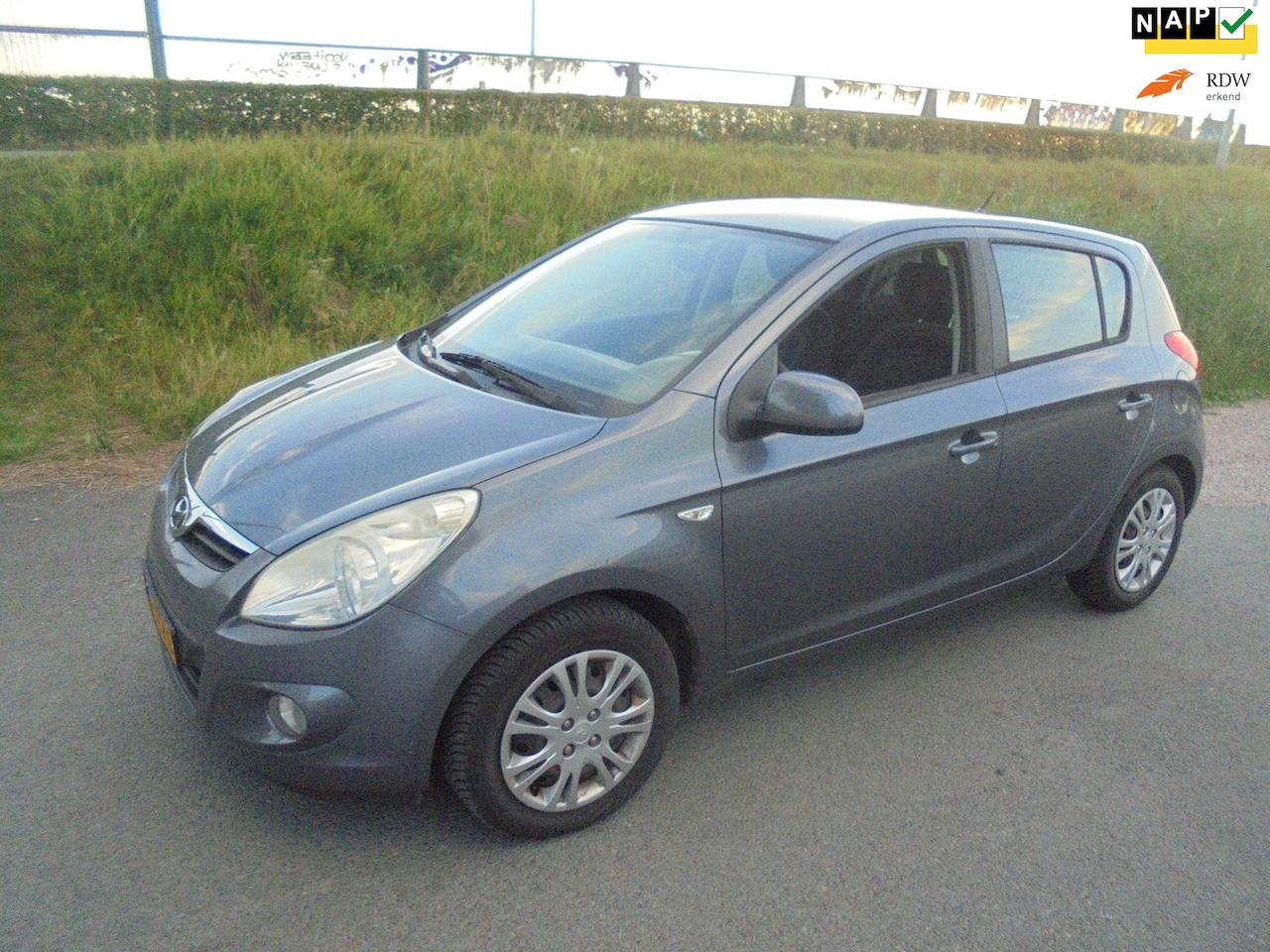 Hyundai i20 - Hyundai i20 benzine 5 deurs airco EXPORT EXPORT PRIJS - AutoWereld.nl