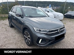 Volkswagen T-Roc - 1.5 TSI R-Line // Black Style | Trekhaak | IQ.Lights | Camera | Navi. | Stoelverwarming |