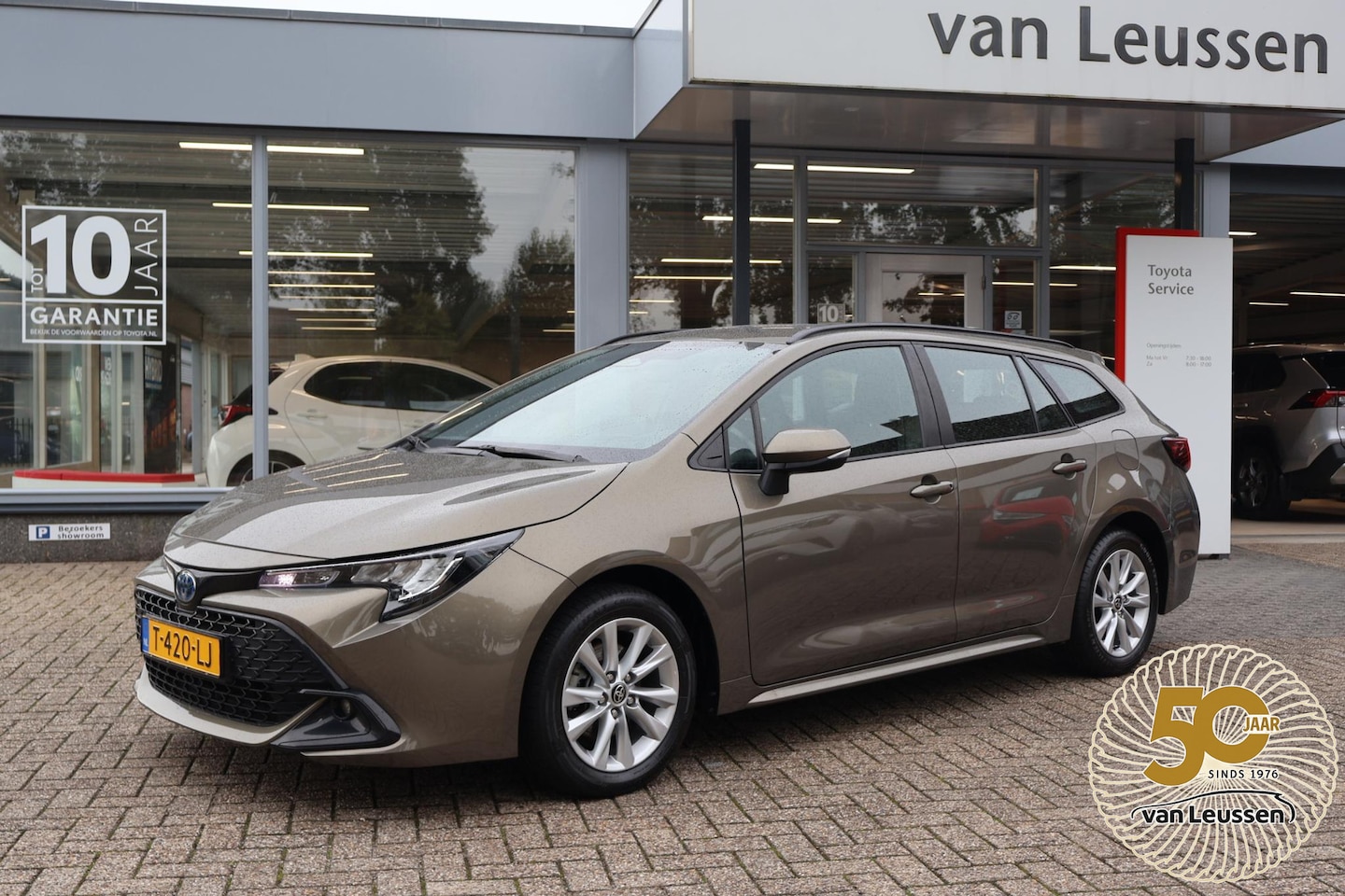 Toyota Corolla Touring Sports - Hybrid 140 NL-AUTO 1E EIGENAAR CAMERA APPLE/ANDROID AD-CRUISE DAB+ LM-VELGEN - AutoWereld.nl
