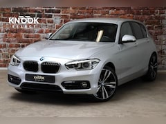 BMW 1-serie - 116i Executive Sport Line 5 deurs / Navigatiesysteem / Trekhaak / LED / Sportstoelen / Par