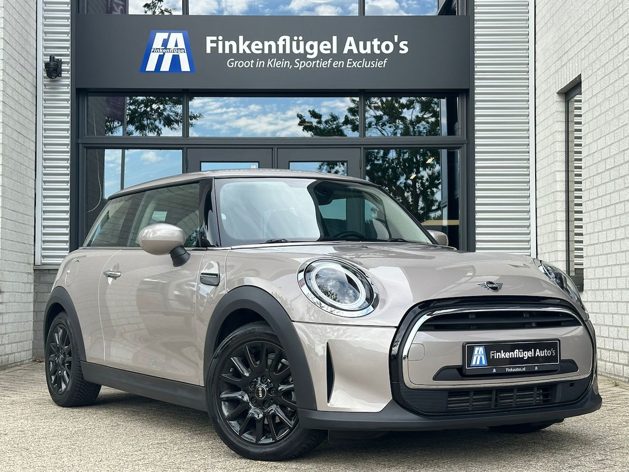 MINI 3-Deurs - 1.5 Facelift |Apple.Carplay |Cruise |Sportstoelen |Sfeer |Stoelverwarming |Sport | - AutoWereld.nl