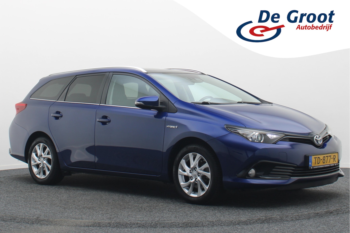 Toyota Auris Touring Sports - 1.8 Hybrid Dynamic Panoramadak, Keyless, Camera, Navigatie, Climate, 16" - AutoWereld.nl
