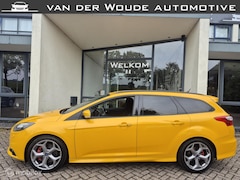 Ford Focus Wagon - 2.0 EcoBoost ST-3|Leder|Xenon|Camera|Mooi