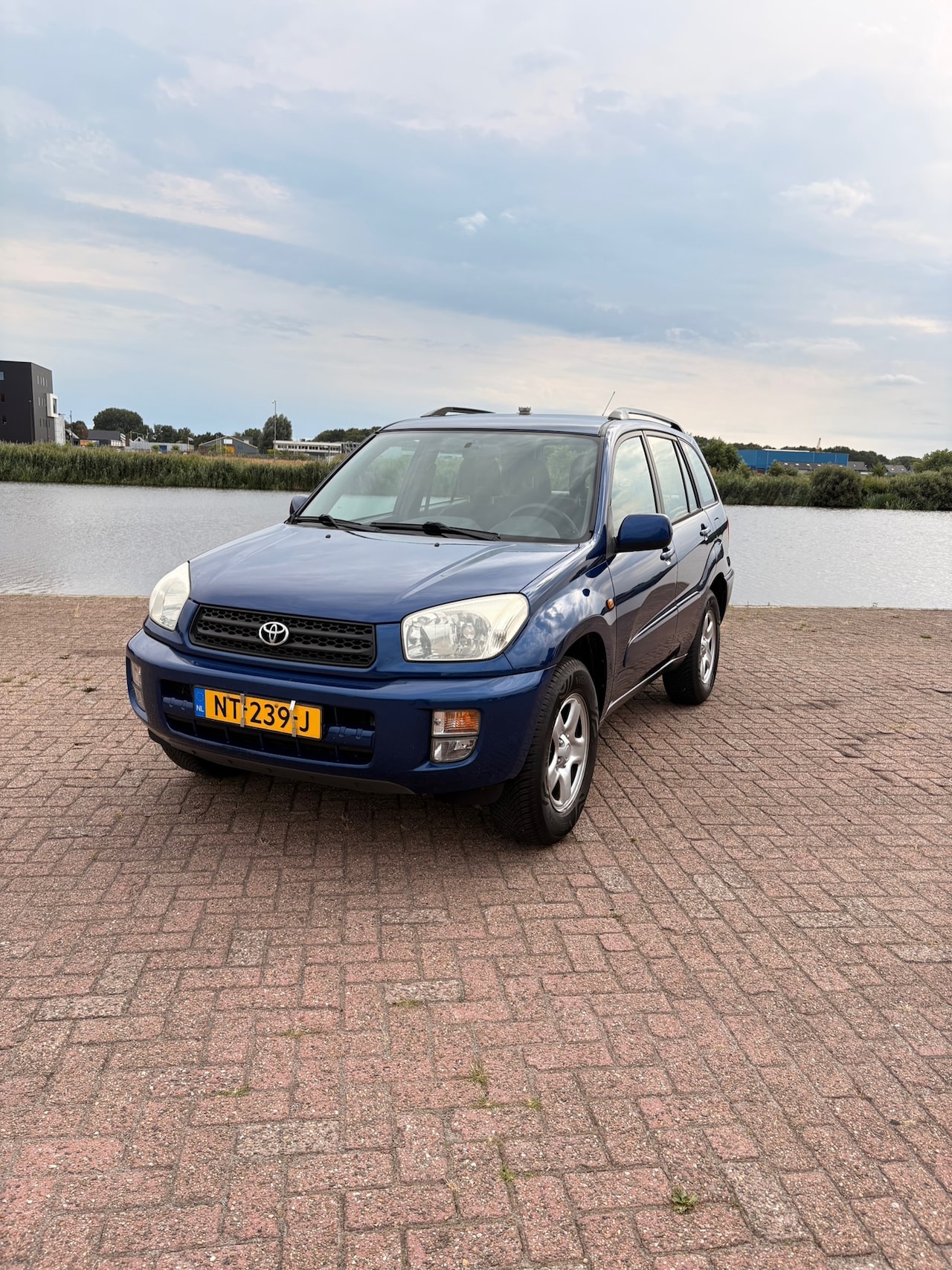 Toyota RAV4 - 1.8-16V VVT-i Luna | Trekhaak | APK 04-2027 - AutoWereld.nl