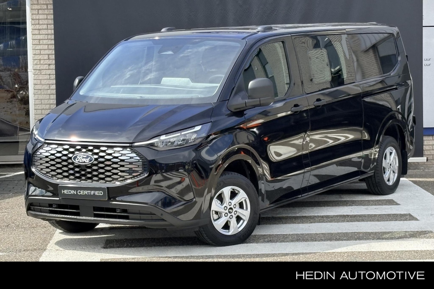 Ford E-Transit Cust. - 320 L2H1 Limited 65 kWh DC 218PK | Dubbele Cabine | Apple Carplay - AutoWereld.nl
