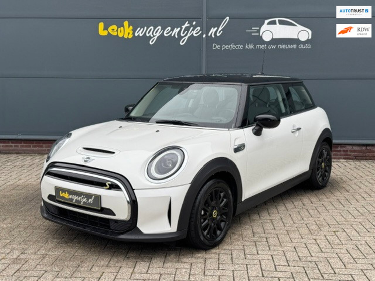 MINI Electric - Classic 33 kWh *carplay *SOH 96,6% *17.100 km - AutoWereld.nl