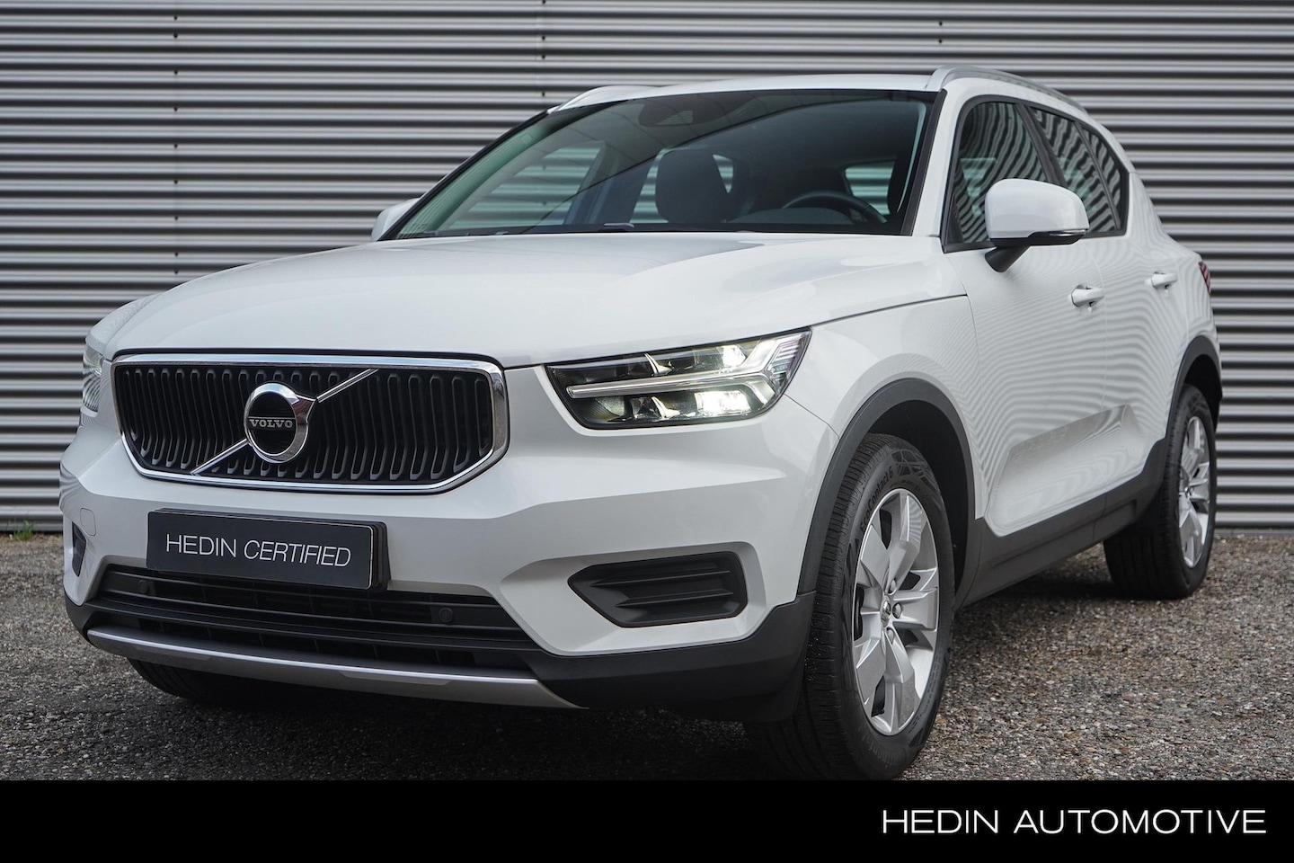 Volvo XC40 - 1.5 T3 163pk Momentum Automaat | 18 inch velgen | Climate Control | Cruise Control | DAB | - AutoWereld.nl