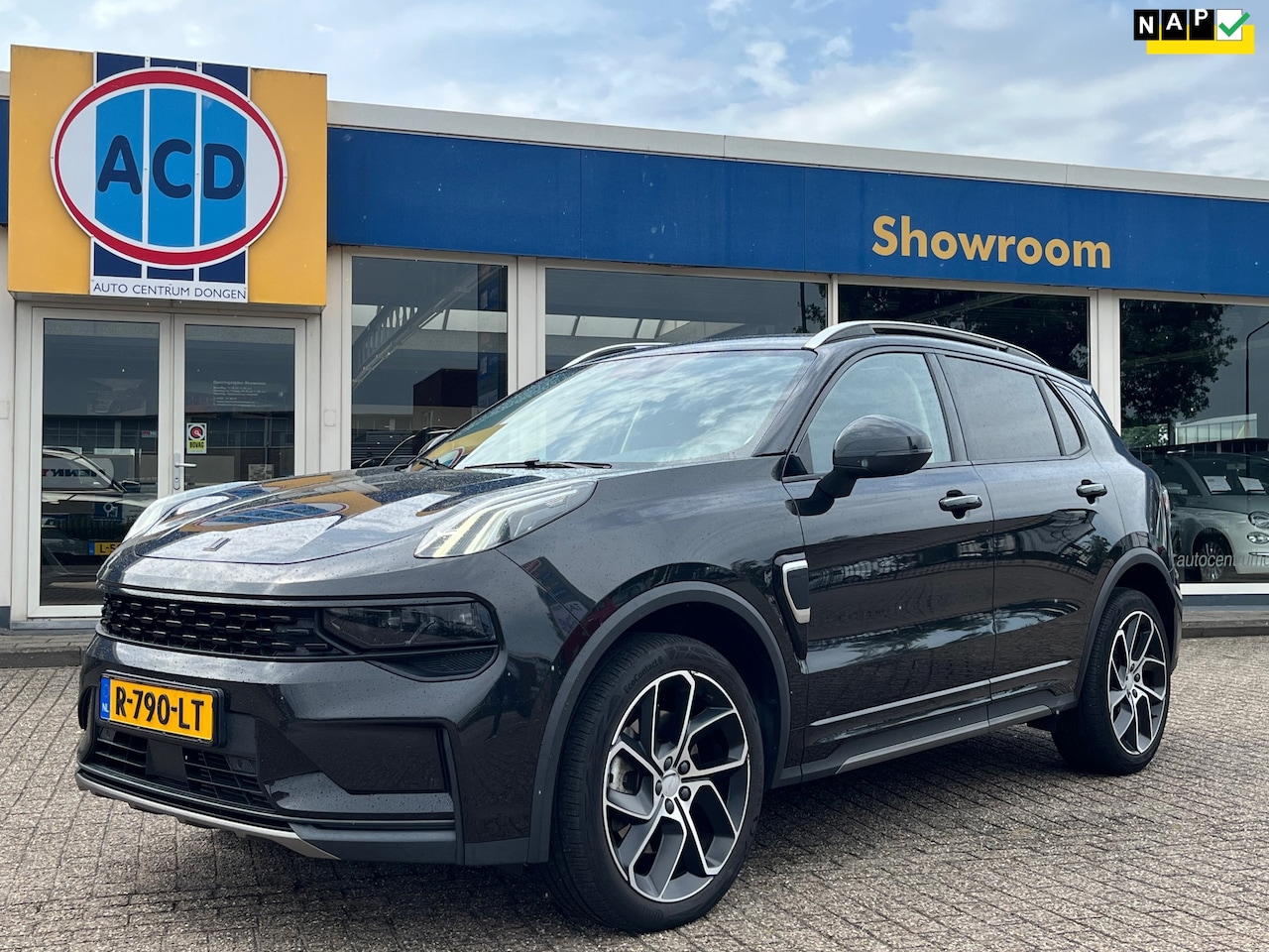 Lynk & Co 01 - 1.5 261pk PHEV 7DCTH | Black Edition | Orig.NL | PanoramaDak | 360 graden Camera | Carplay - AutoWereld.nl