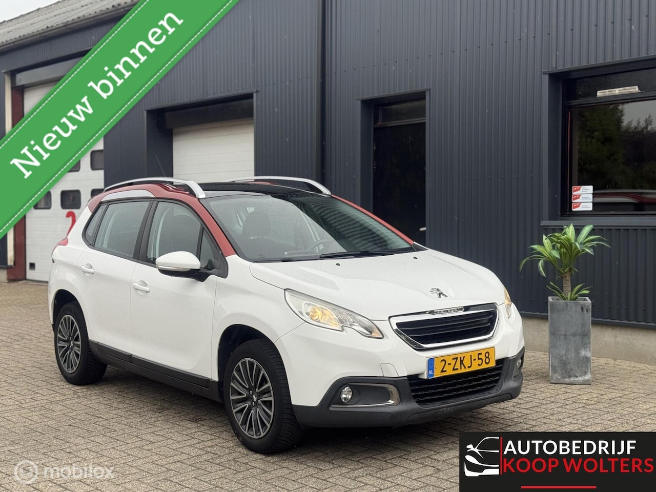 Peugeot 2008 - 1.2 Executive* Automaat *Pano* Navi* - AutoWereld.nl