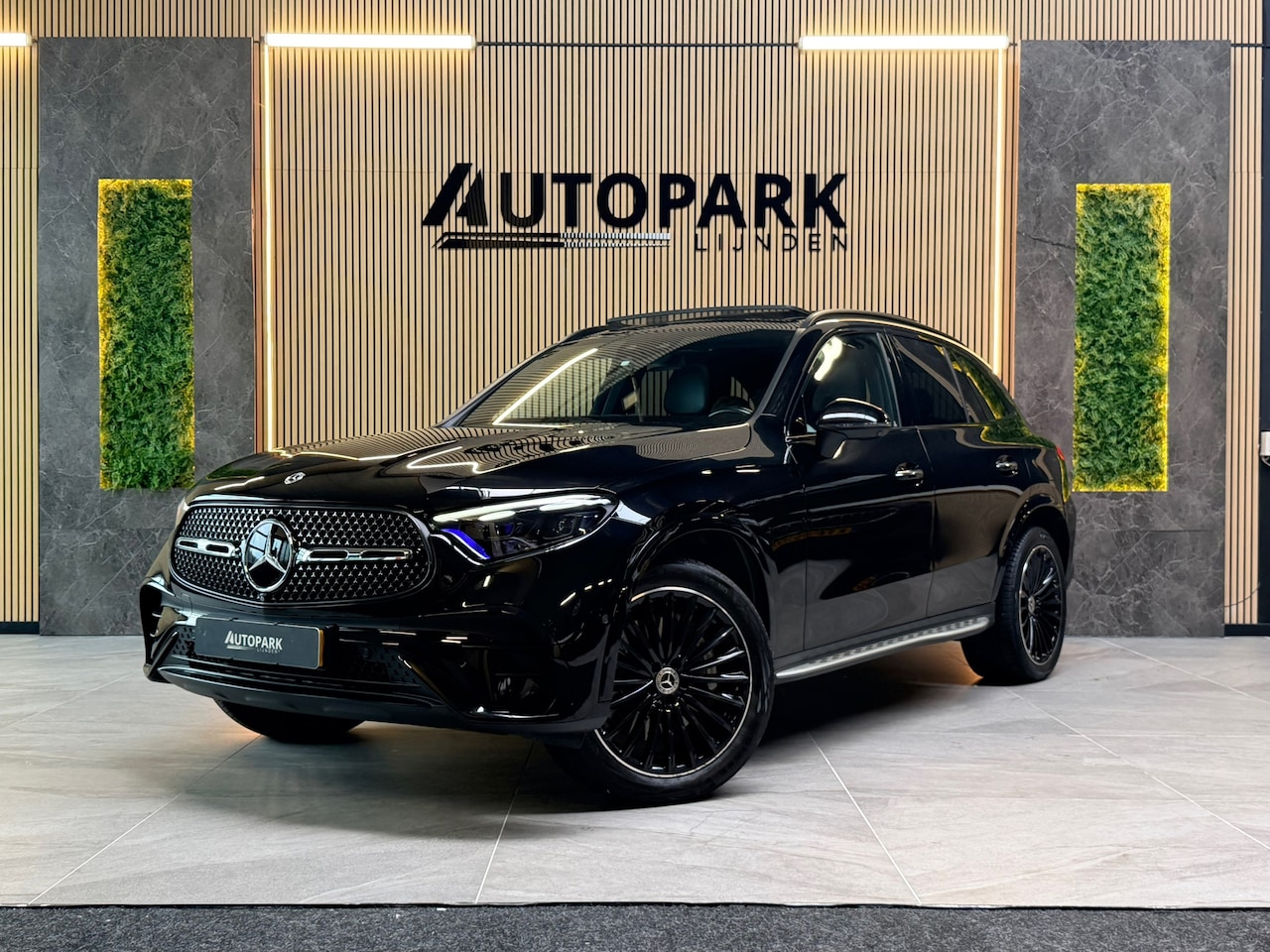 Mercedes-Benz GLC-klasse - 300e 4MATIC AMG Line |PANO|HuD|360CAM|BURMESTER|20 INCH|MEMORY|KEYLESS|GARANTIE|SFEERVERLI - AutoWereld.nl