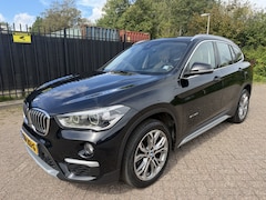 BMW X1 - sDrive20i Centennial High Executive Leer/HU/Navigatie/LMV