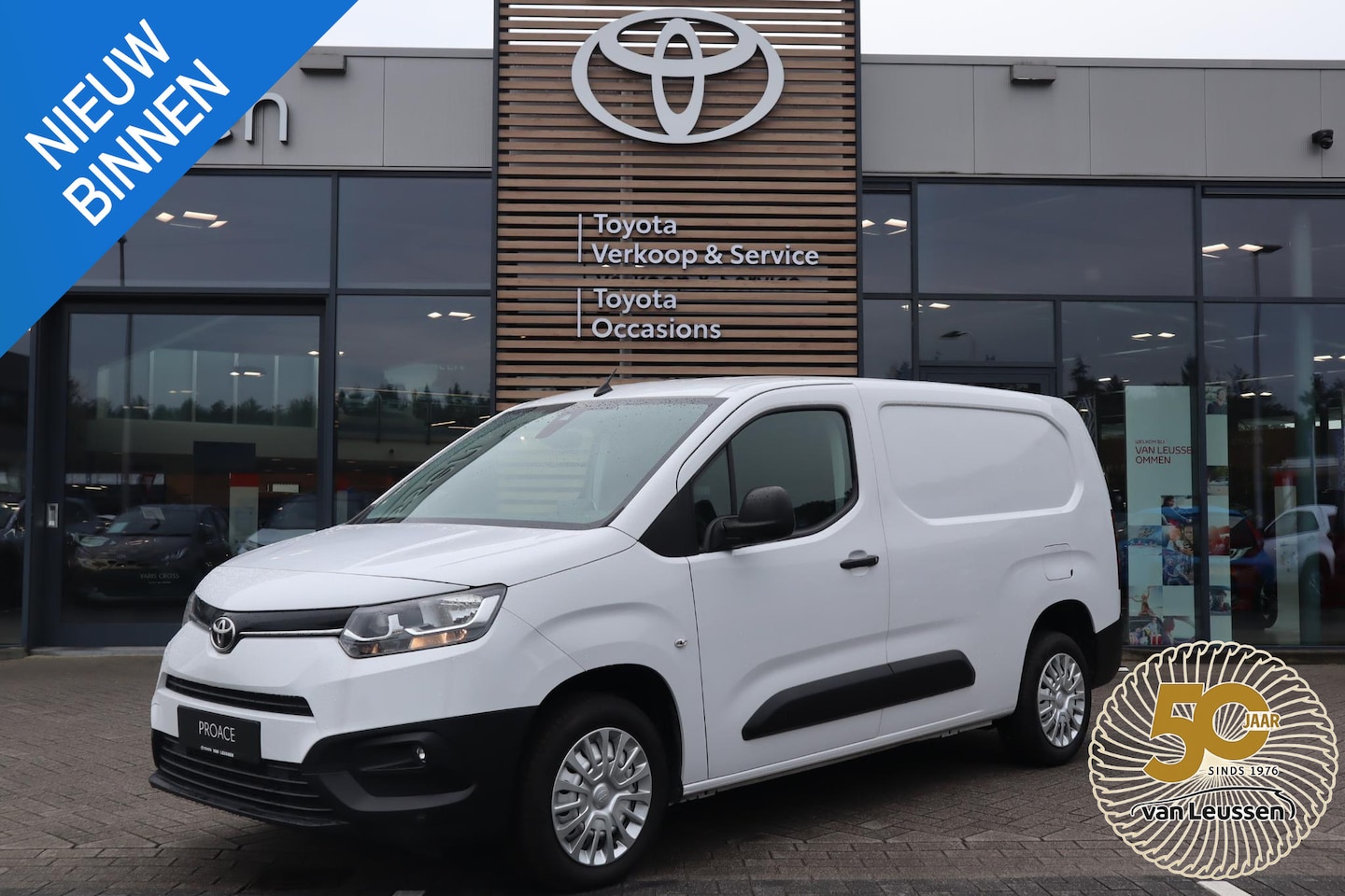 Toyota ProAce City - 1.5 D-4D COOL L2 3-PERS AIRCO CRUISE BETIMMERD P-SENSOREN DAB APPLE/ANDROID 6-SPEED - AutoWereld.nl