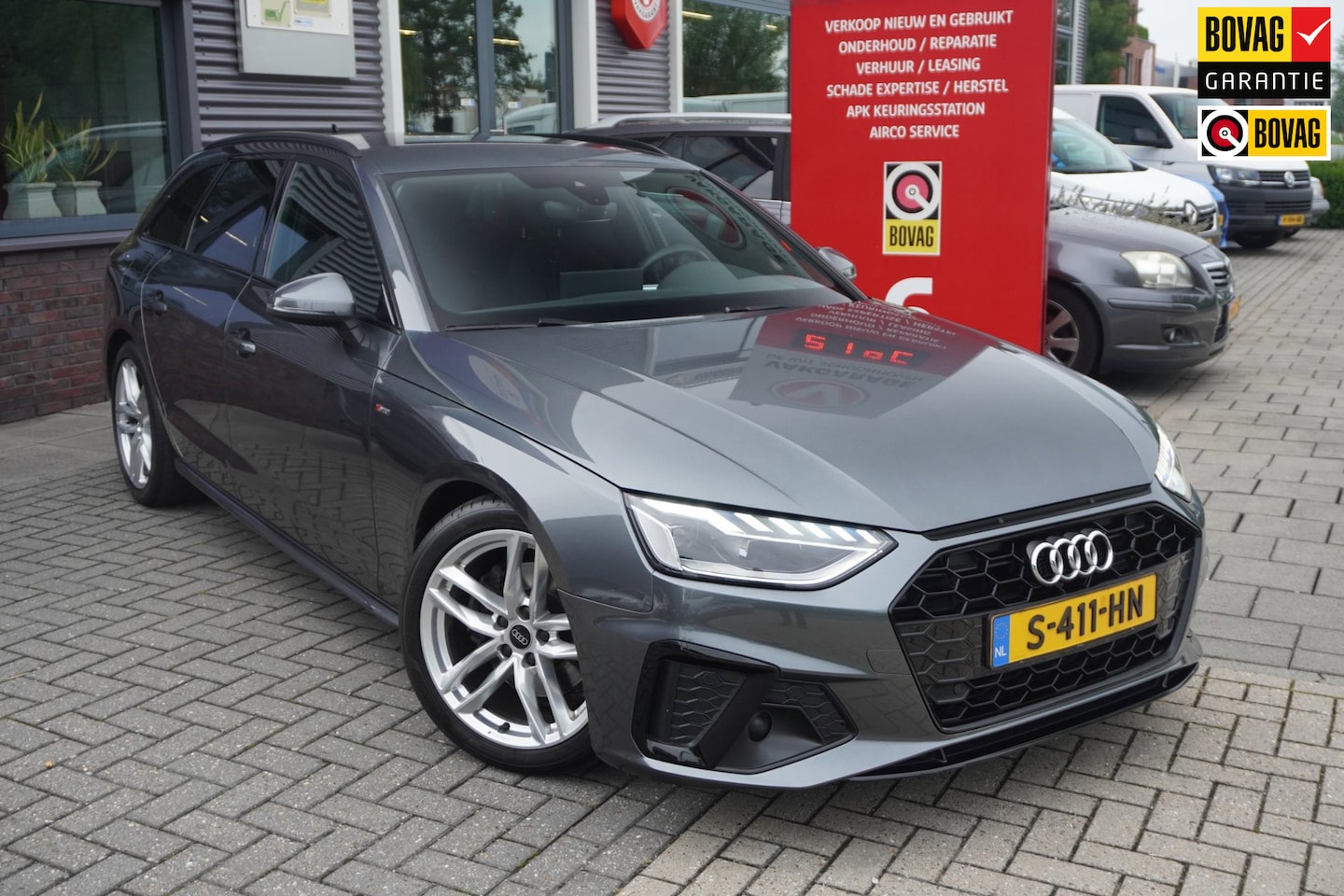 Audi A4 Avant - 35 TFSI S edition Competition / Massage / Trekhaak / Virtual dash / Camera - AutoWereld.nl